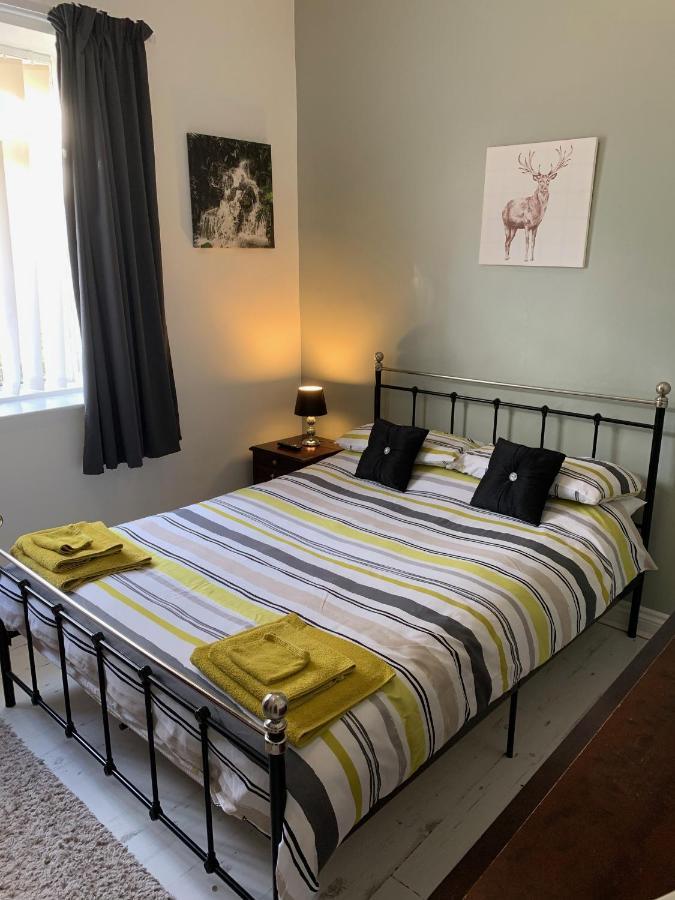 Bedrock Lodge Winterbourne Extérieur photo