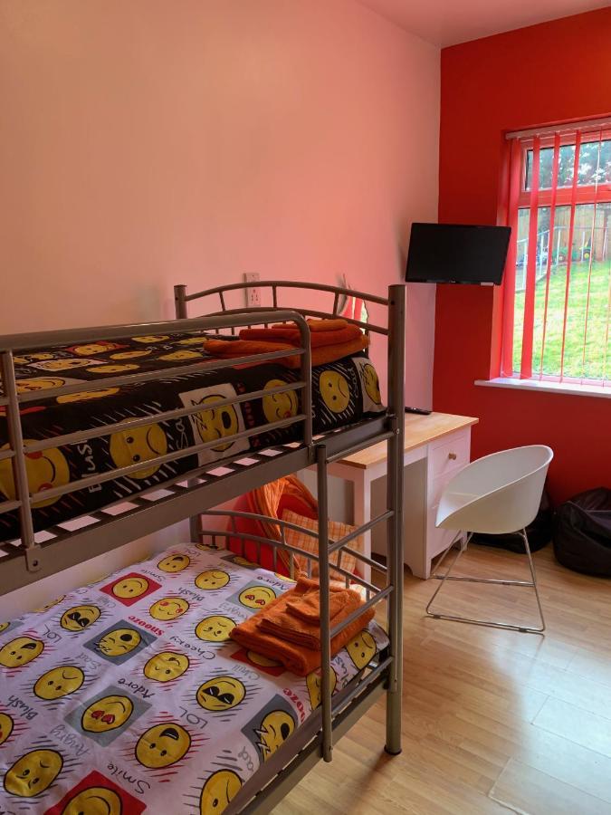 Bedrock Lodge Winterbourne Extérieur photo