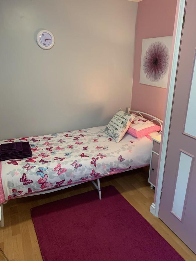 Bedrock Lodge Winterbourne Extérieur photo