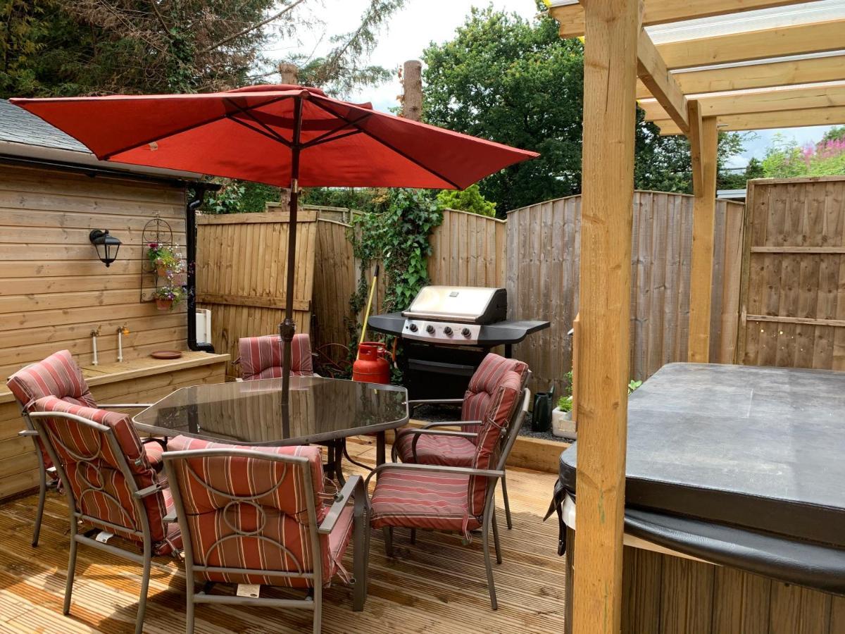Bedrock Lodge Winterbourne Extérieur photo