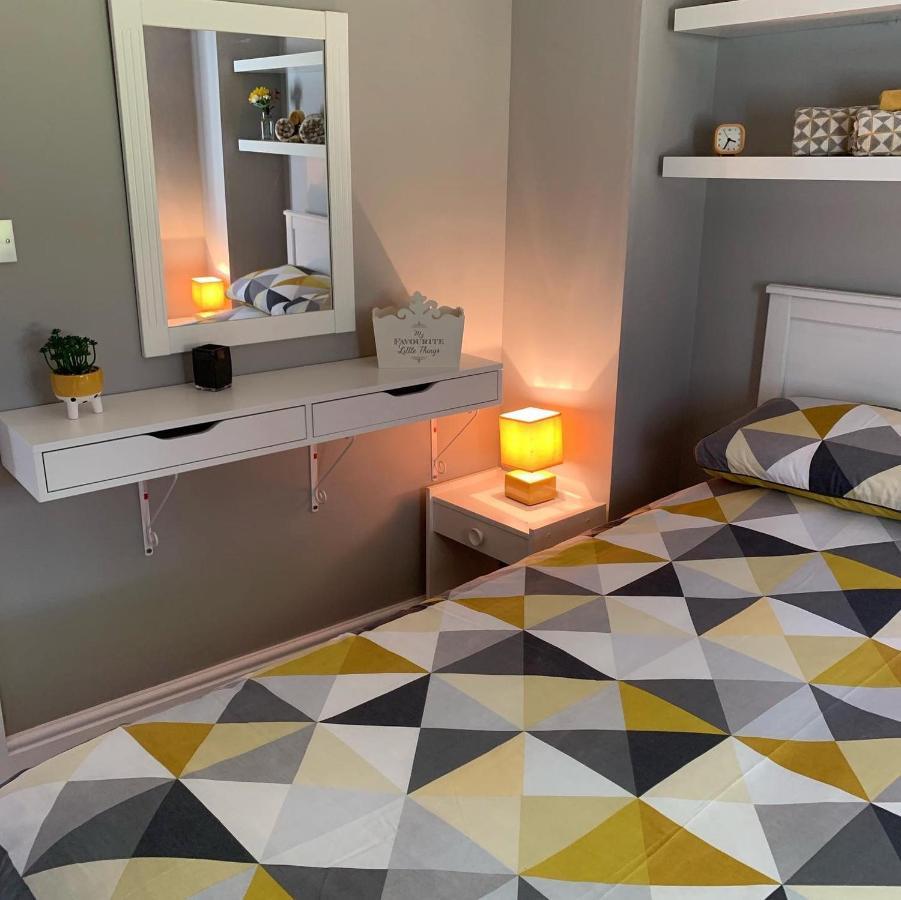 Bedrock Lodge Winterbourne Extérieur photo