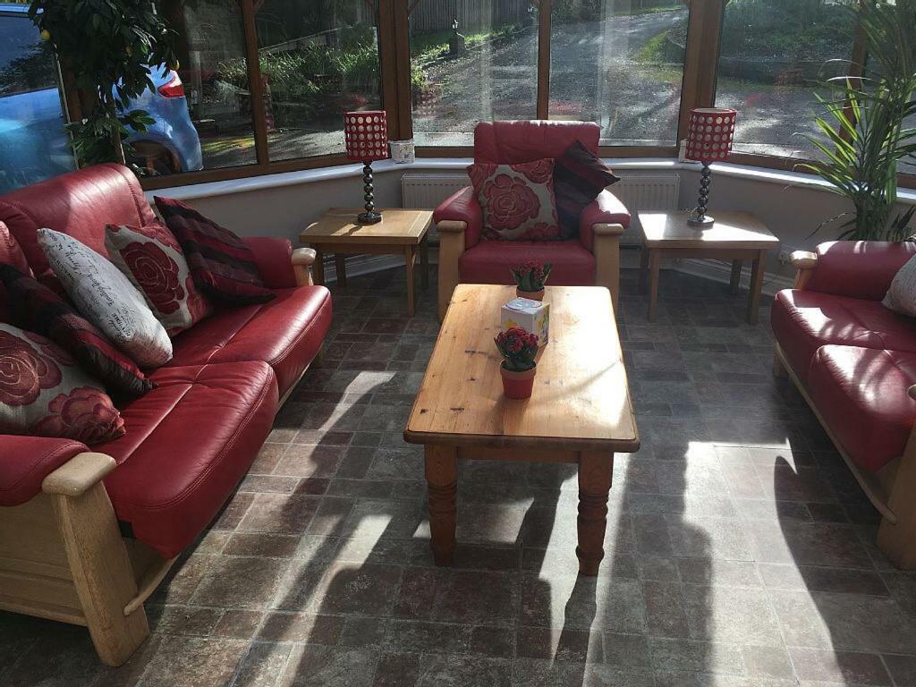 Bedrock Lodge Winterbourne Extérieur photo