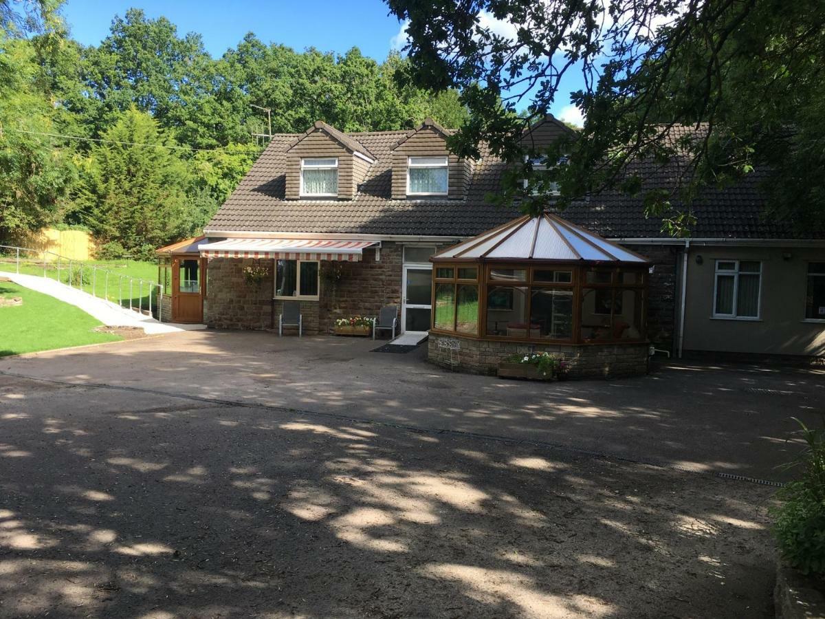 Bedrock Lodge Winterbourne Extérieur photo
